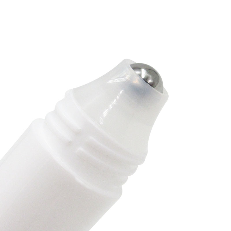 Source manufacturer customized 20ml empty portable anti-itch roller bottle, white plastic essential oil container packaging