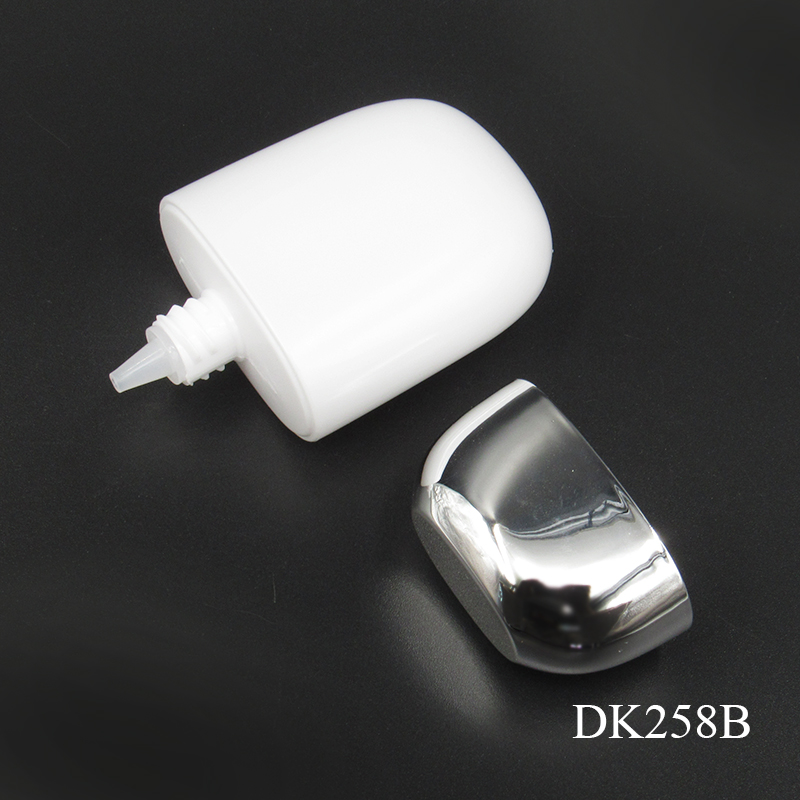 White plastic sunscreen bottle 30ml/50ml oval extrusion type empty lotion bottle with screw cap, cosmetic packaging wholesale