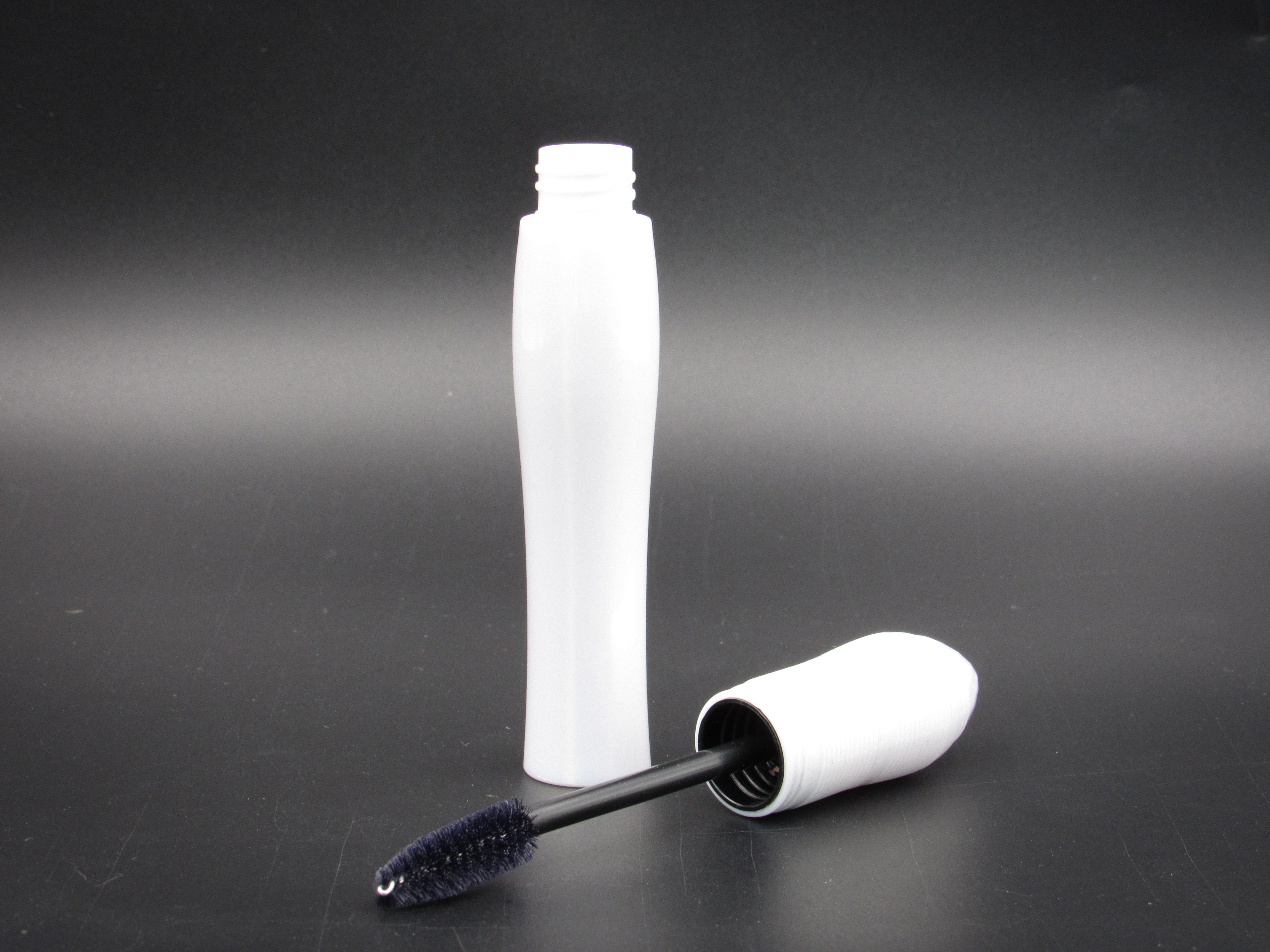 New arrival Classic Design plastic cosmetic tube packaging for mascara