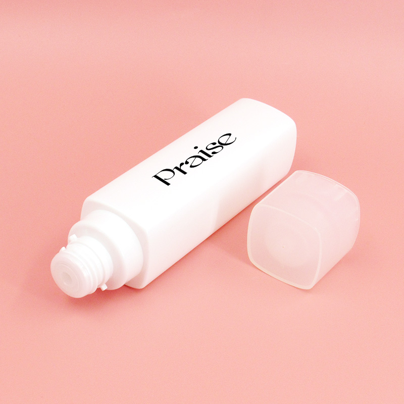 175ml Square White Empty Toner Bottle, lotion Container Custom PET Cosmetics Plastic Bottle with Screw Cover