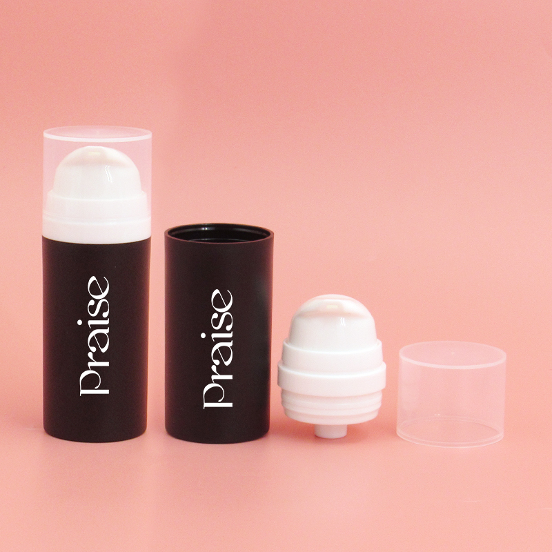 Manufacturer's cosmetic vacuum Bottles 30g/50g empty round plastic lotion Bottle with press pump, reusable with liquid container