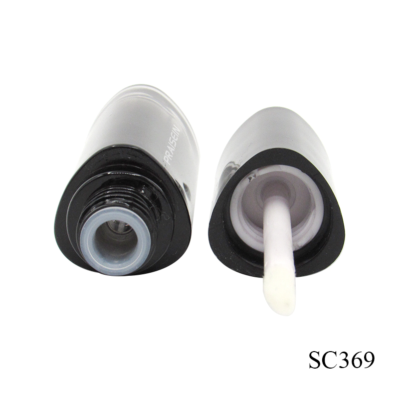 Wholesale 3ml triangle lip gloss tube with smudge brush, black plastic lip gloss container packaging