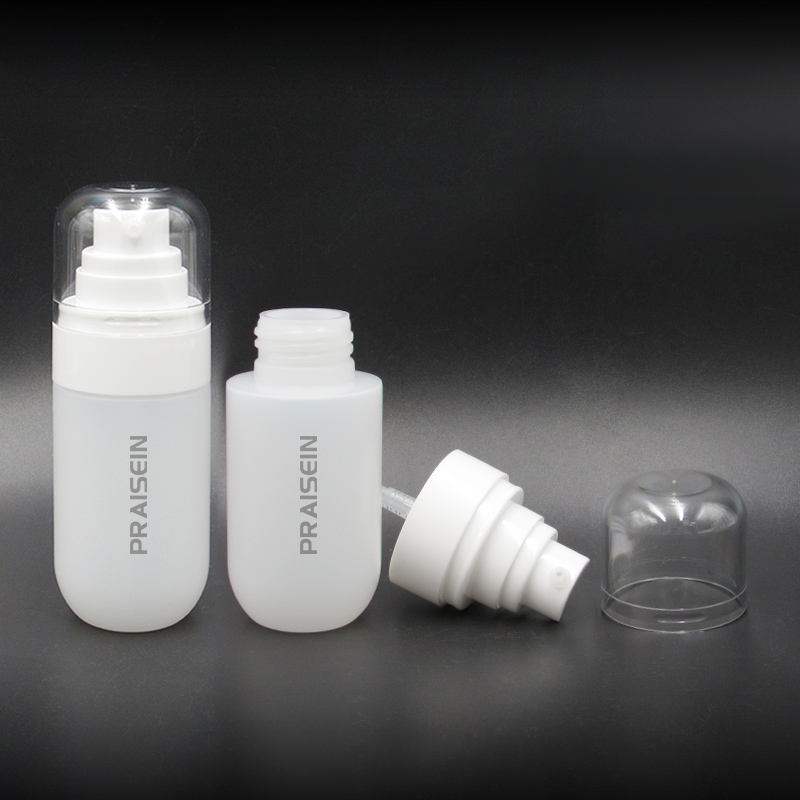 White plastic cosmetic bottle white lotion pump bottle empty plastic spray bottle toner container