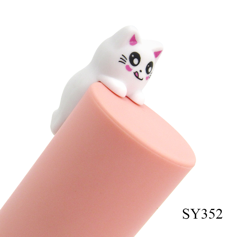 Cosmetic lip gloss packaging made in China, customized multi-color 5ml round plastic cartoon lip gloss tube