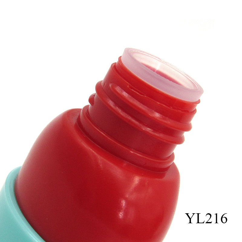 Wholesale plastic lip gloss tube packaging 10ml empty cosmetic lip gloss container with chain, custom private label