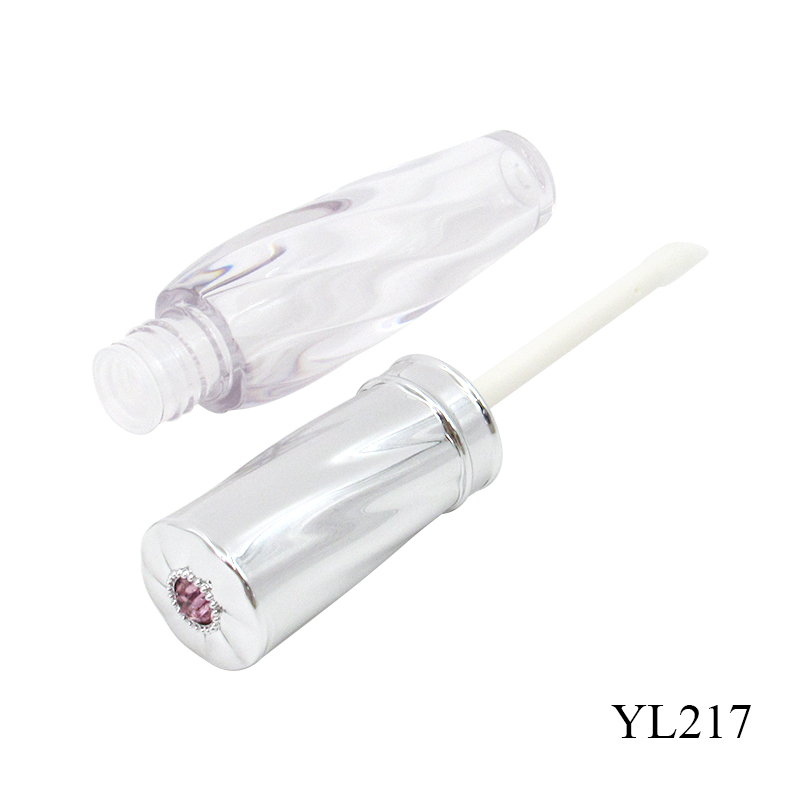 Diamond-encrusted plastic silver empty lip gloss packaging , 3ml special-shaped lip gloss tubes custom private label